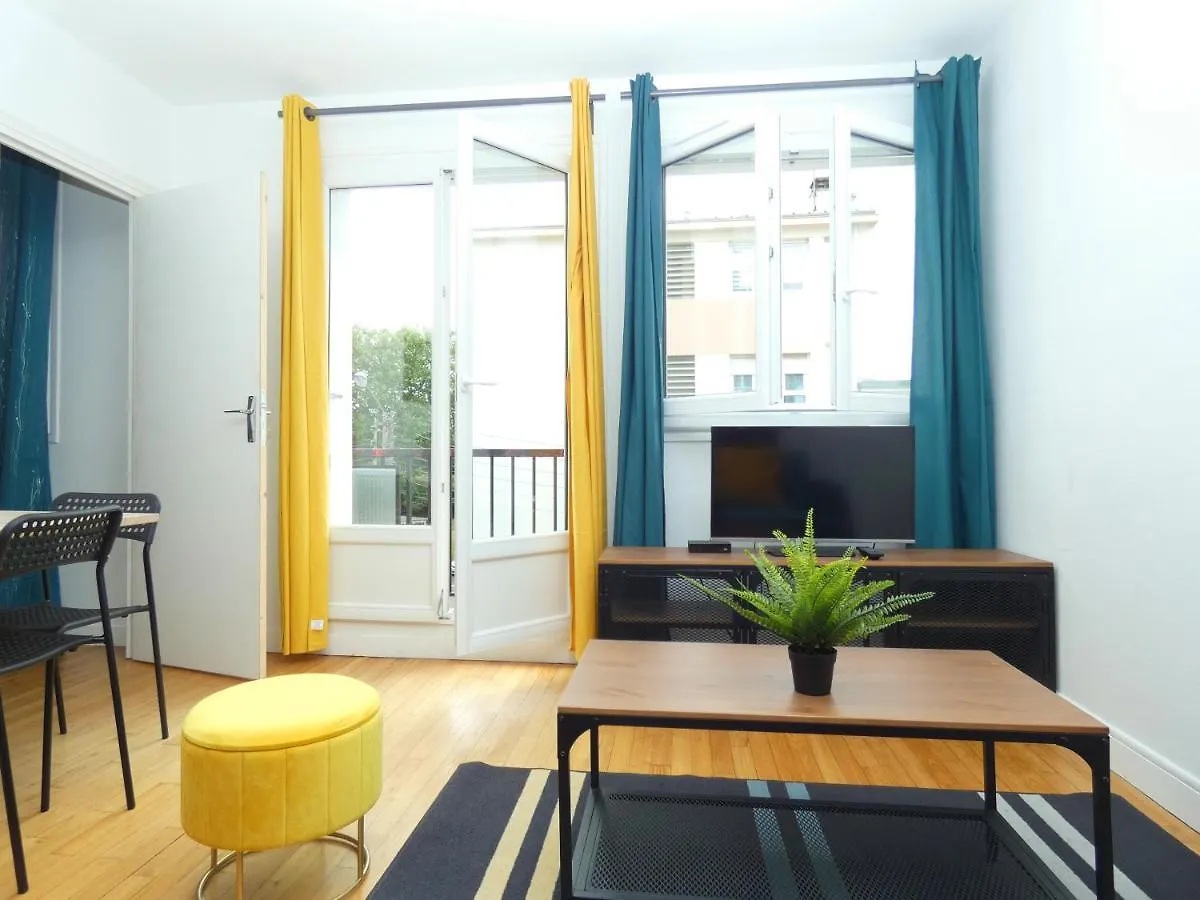86-88 Duguay Trouin - Centre Ville - Au Calme - Balcon - Lumineux Apartment Lorient France
