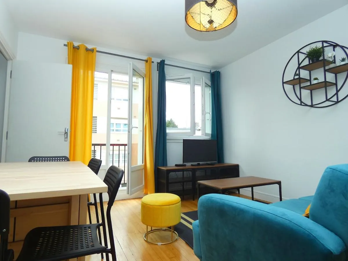 86-88 Duguay Trouin - Centre Ville - Au Calme - Balcon - Lumineux Apartment Lorient