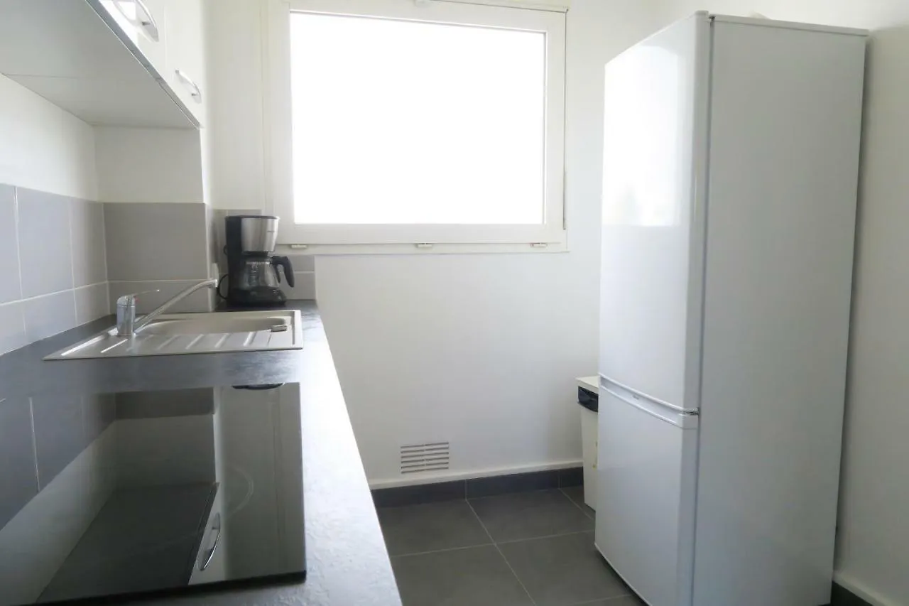 86-88 Duguay Trouin - Centre Ville - Au Calme - Balcon - Lumineux Apartment Lorient